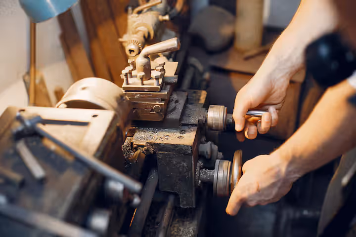 Lathe Machines Explanation: From Basic Operation to Advanced CNC Systems